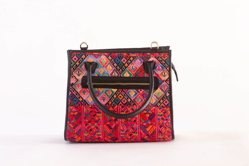 Bolso de Piel y Huipil de Nahualá con Huipil rojo