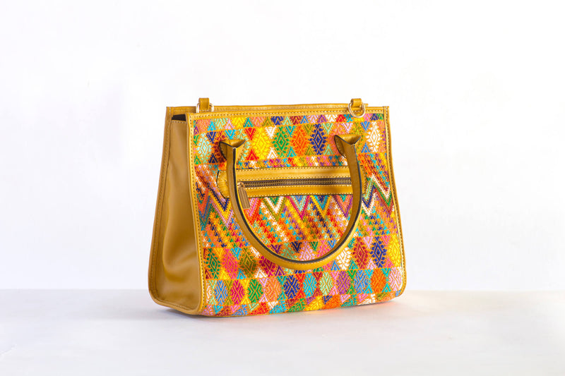 Bolso de Piel y Huipil de Tactic de cuero amarillo